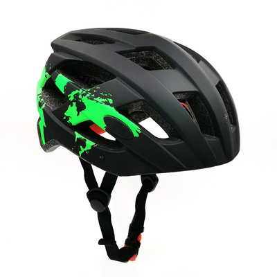 Nastavitelná ochranná helma jízdního kola s nastavovačem velikosti